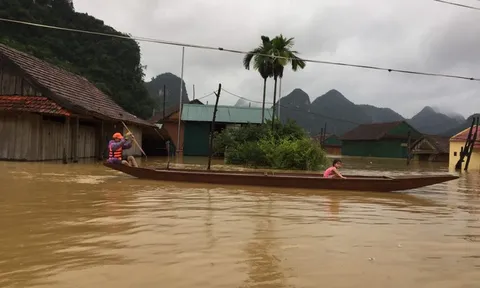 Mưa lũ ở miền Trung khiến 5 người thiệt mạng, nhiều người mất tích